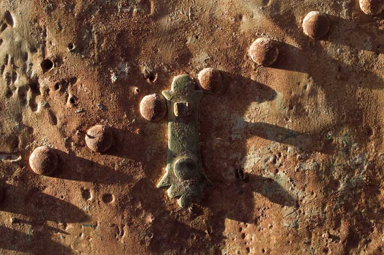 Bayaz Khan, detail of the door.